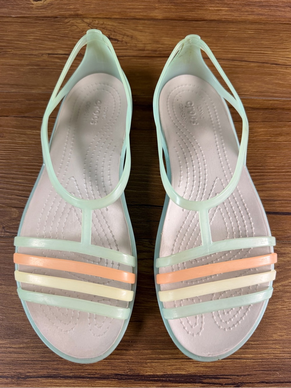 Crocs Isabella Sandals Flats Strappy Shoes Women’s Size 8